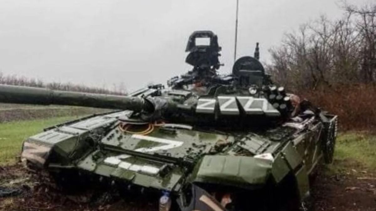ВИДЕО от войната: Украински парашутисти пуснаха експлозиви директно в люка на вражеска машина