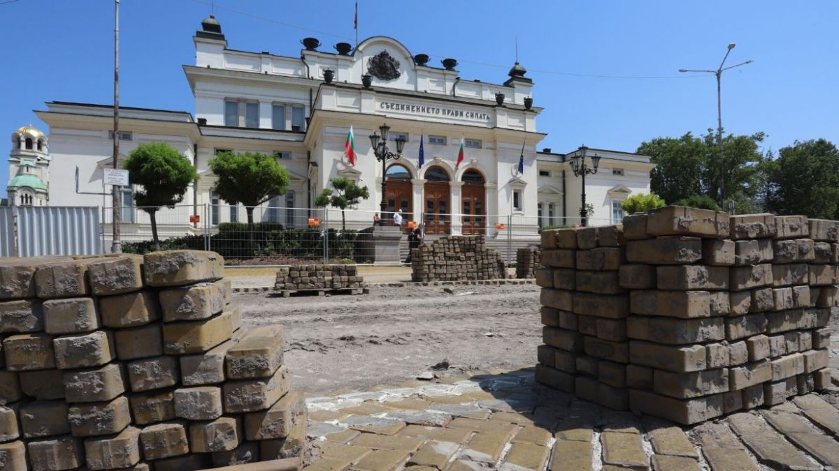 Промяната си отиде, а символ на София е неузнаваем СНИМКИ