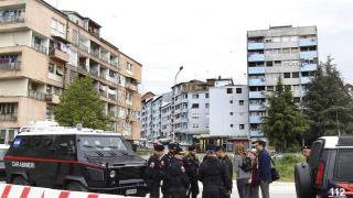 Ехтят изстрели в Северна Митровица, вият сирени, става страшно! ВИДЕО