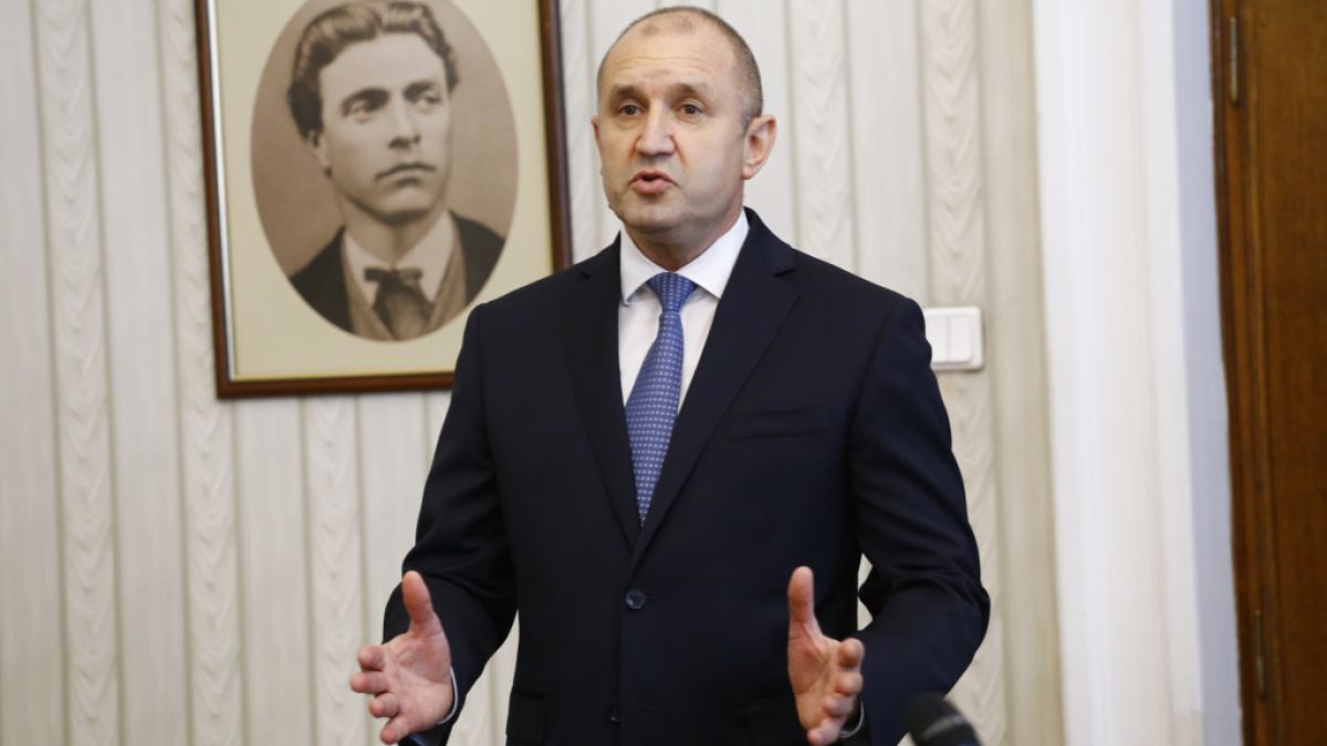 Анализатор: Радев сложи кръст на всякакви свои бъдещи политически проекти и това го доказва