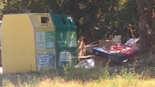 Всички се възмущават от тази свинщина във варненския квартал Младост СНИМКИ