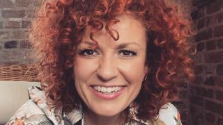 Люси Дяковска зарадва любовницата си с нова секс придобивка СНИМКИ