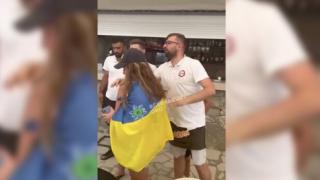 Изгониха украинци от заведение на плажа, ето каква е причината ВИДЕО