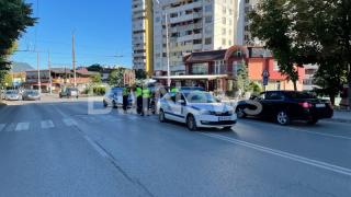Джип удари майка с дете на зебра, зад волана - служител на врачанския затвор СНИМКИ