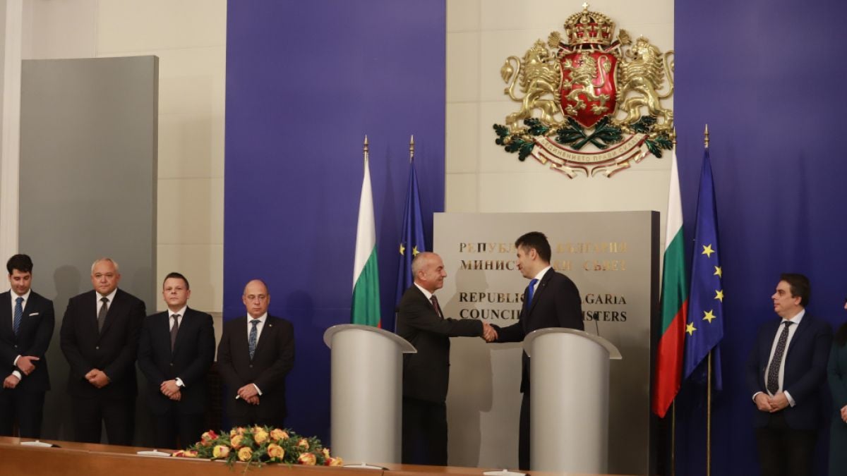 Кабинетът с жесток удар срещу Кирил Петков, отмениха...
