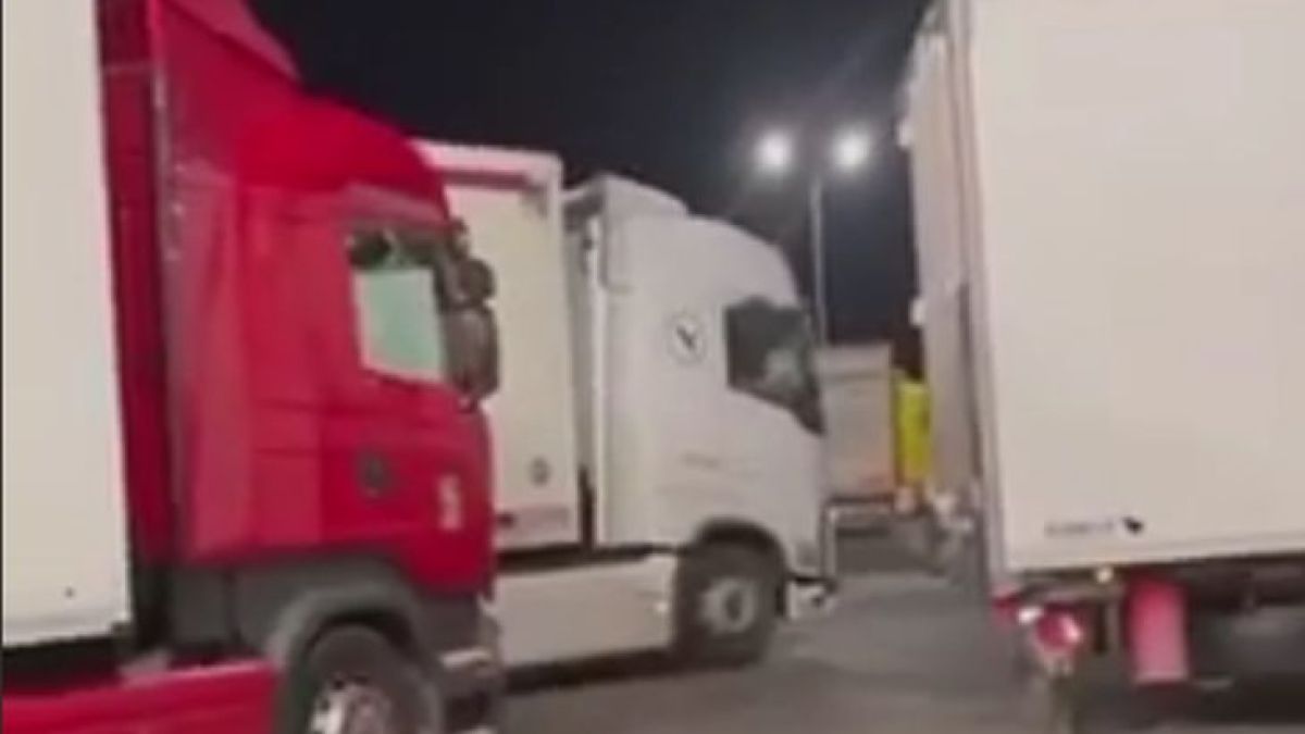 БАБХ сътвори нов хаос на „Кап. Андреево“. Отказва да изпълни решение на ВАС. Спря трафика на тирове с храни от Турция ВИДЕО