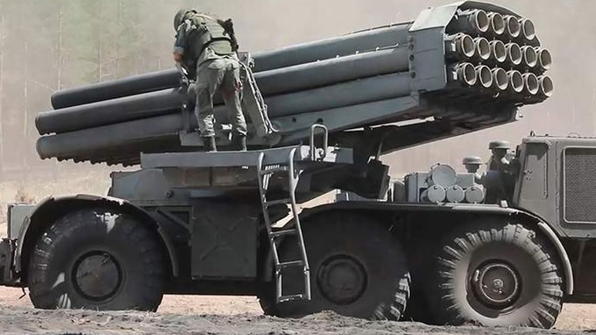 Показаха работата на РСЗО "Ураган" по време на военните действия ВИДЕО