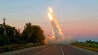 ВИДЕО от войната: Показаха едновременни удари от четири HIMARS