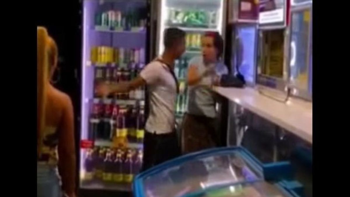 Скандално среднощно ВИДЕО 18+ с трансджендъра Емили Тротинетката