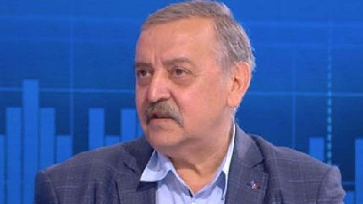 Проф. Кантарджиев усмихна всички с прогноза, новата К-19 вълна ще затихне след...
