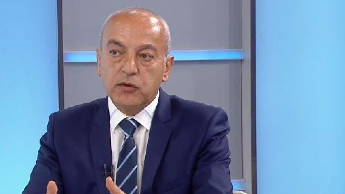 Гълъб Донев разкри още от шашмите на Петков и обяви въвеждат ли извънредно положение заради…