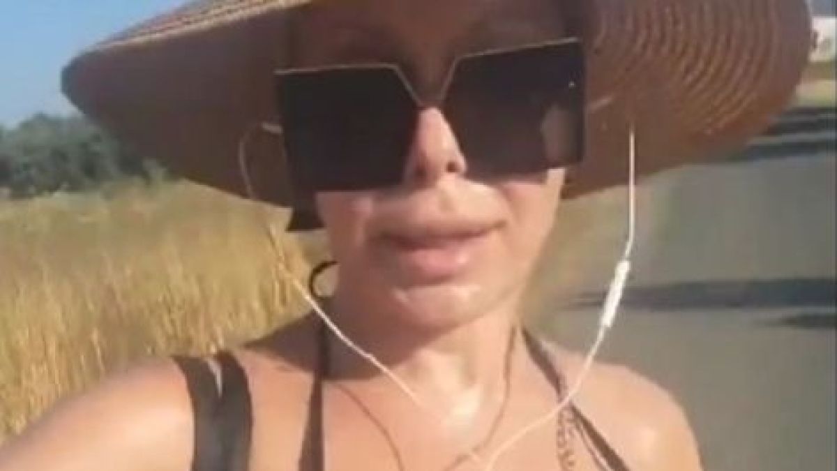 Албена Вулева се пусна гола, мокра и напсува... ВИДЕО 18+
