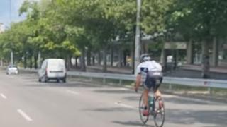 Мрежата завря заради изпълненията на "новото камикадзе в София" ВИДЕО