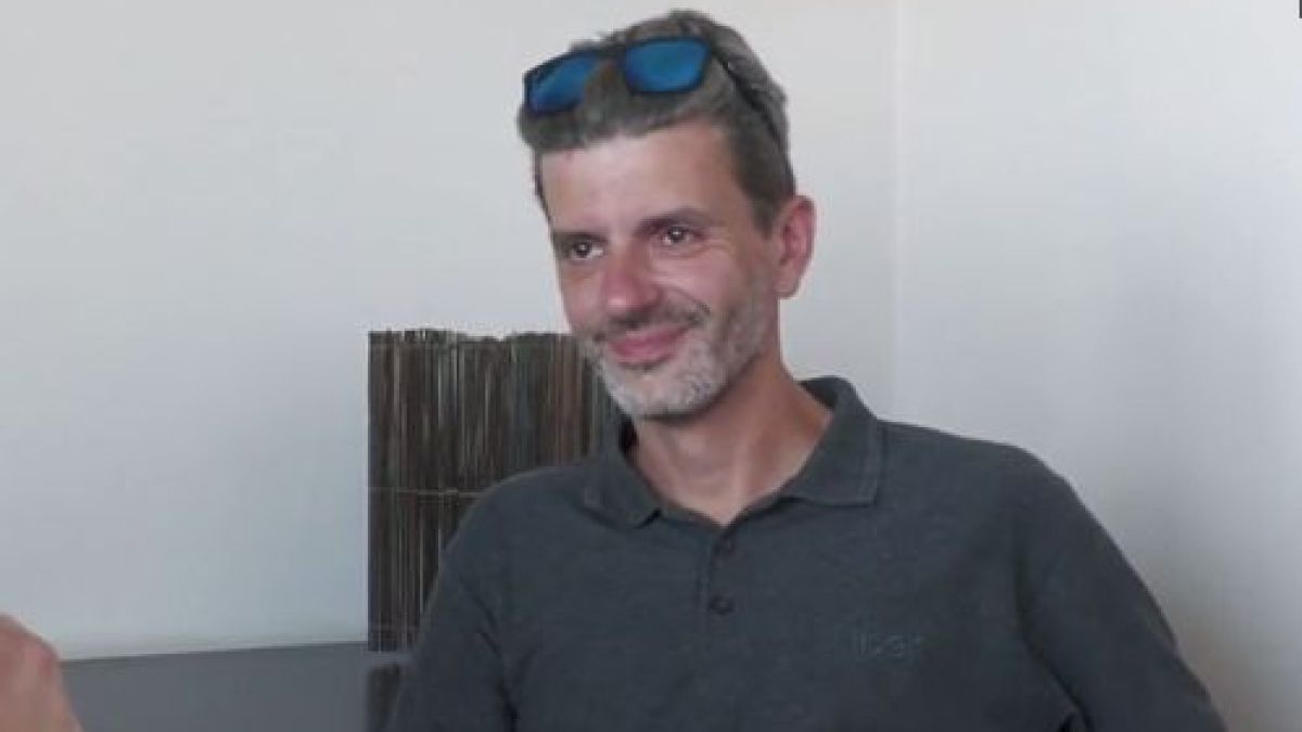 40-г. Александър Попов се пенсионира с куп пари и с усмивка издаде тайната си