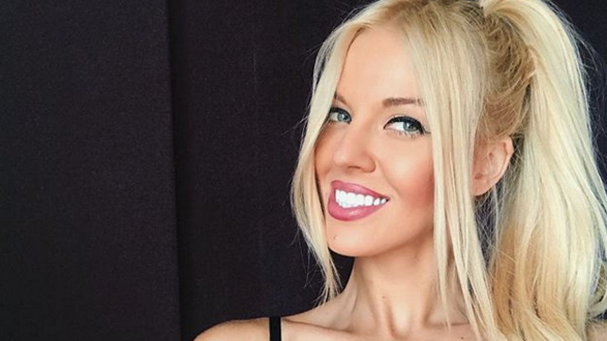Натали Трифонова е бременна? Пусна се по бански в Гърция и показа... СНИМКА 18+