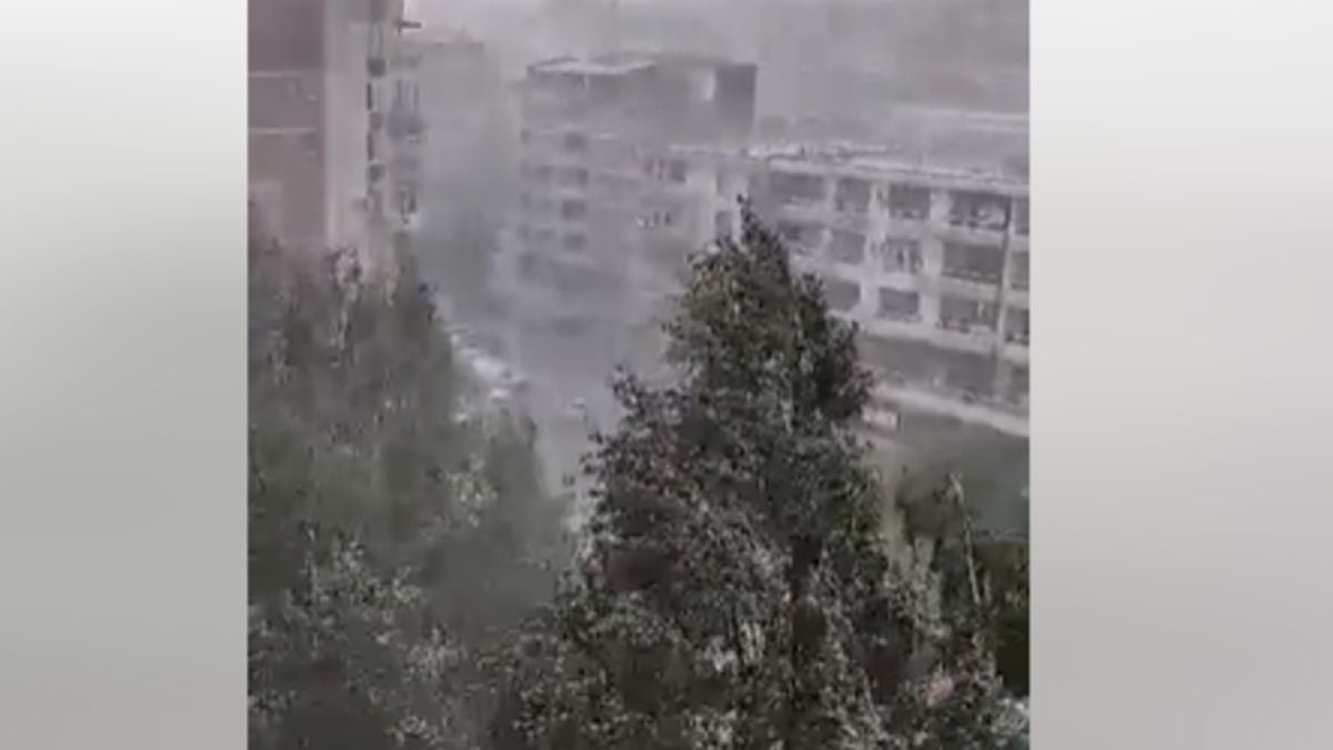 Шквал профуча през Велико Търново ВИДЕО