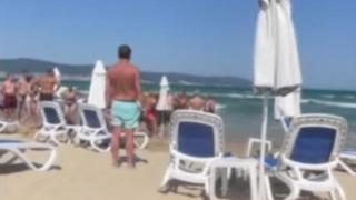 Стопанинът на плажа в Слънчев бряг разкри каква трагедия е била предотвратена по време на екшъна с пияните поляци ВИДЕО