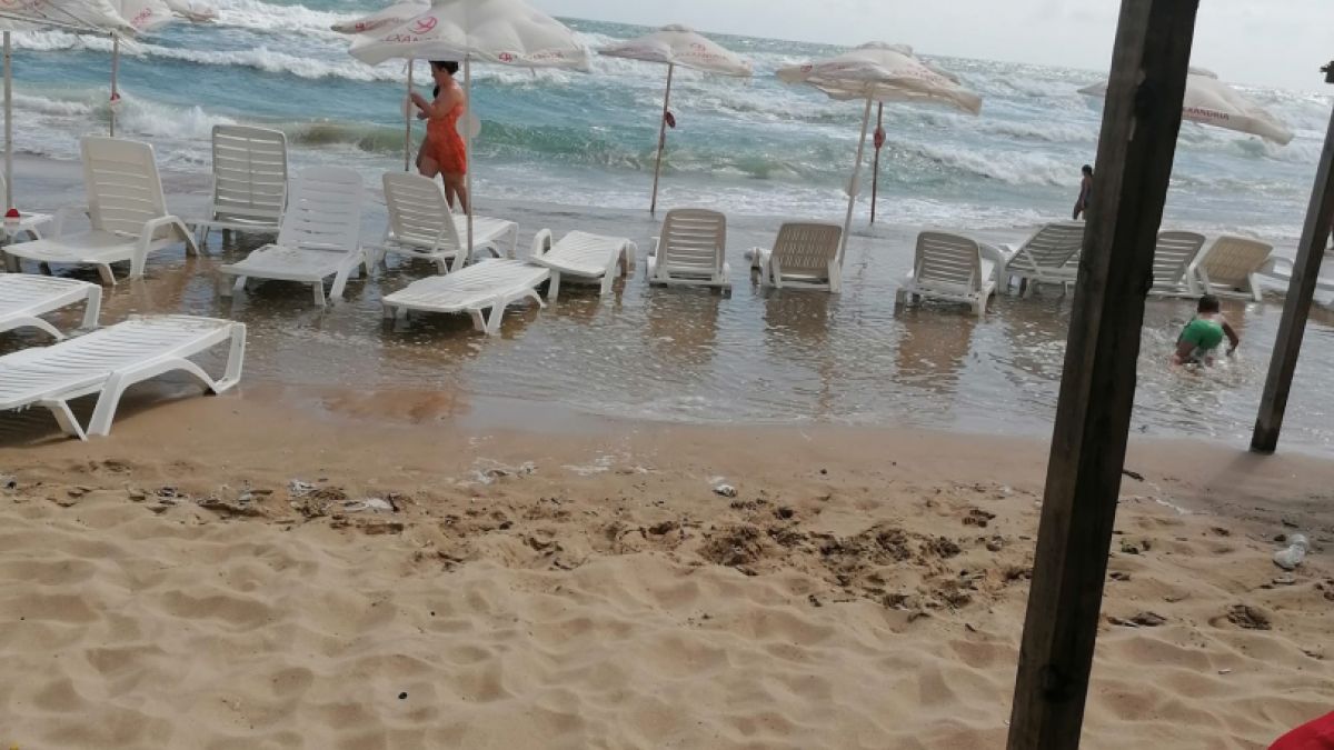 Ужасът по Южното Черноморие няма край! Апокалиптични СНИМКИ и от плажа в Приморско