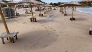 Стряскаща гледка от известен наш плаж посред лято ВИДЕО 