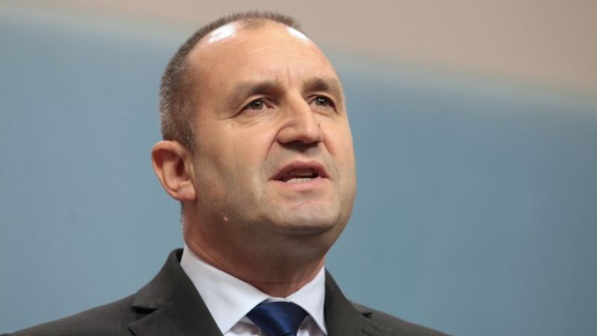 Радев спешно привиква служебния премиер, ще се решава газовата криза