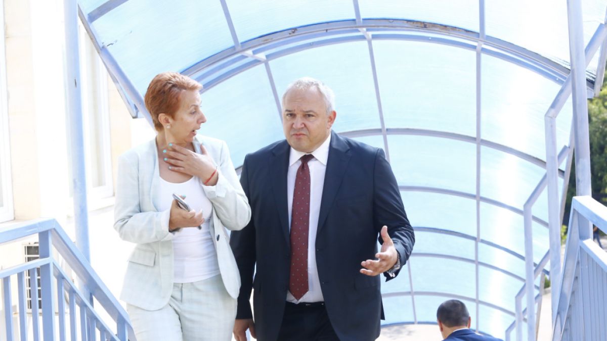 Демерджиев обеща разкрития срещу политици, посече реформата на Рашков