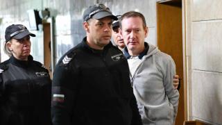Съдът реши съдбата на педофила Даниел Хъл, а самият той ... 