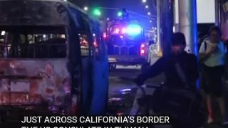 Наркокартели палиха автомобили и блокираха пътища в погранични градове в Мексико ВИДЕО