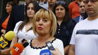 Манолова: Бензинът и дизелът са с 1 лев по-скъпи от нормалната цена
