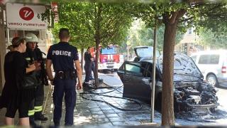 Сеат с газово пламна като факла в движение в Бургас ВИДЕО