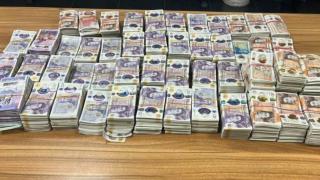 Митничари на "Капитан Андреево" провериха автобус и се хванаха за главата СНИМКИ