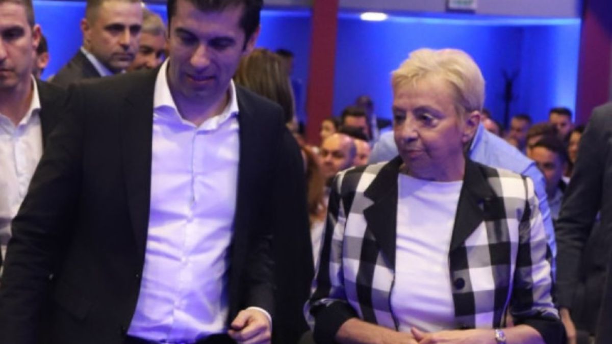 Пиарката на Киро и Асен им нанесе страшен удар! Заряза ги преди изборите и хвана гората 