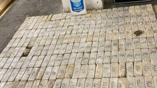 Ударът на годината на "Капитан Андреево": В кола с деца митничари изловиха нещо невиждано ВИДЕО