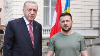 Зеленски посрещна Ердоган по маратонки, ето какво си казаха ВИДЕО