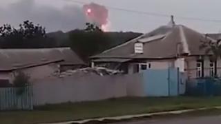 Руски склад за боеприпаси пламна до границата с Украйна ВИДЕО 