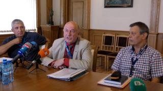 Скандал във ВМЗ Сопот: Старият и новият шеф на оръжейницата в остър спор СНИМКИ