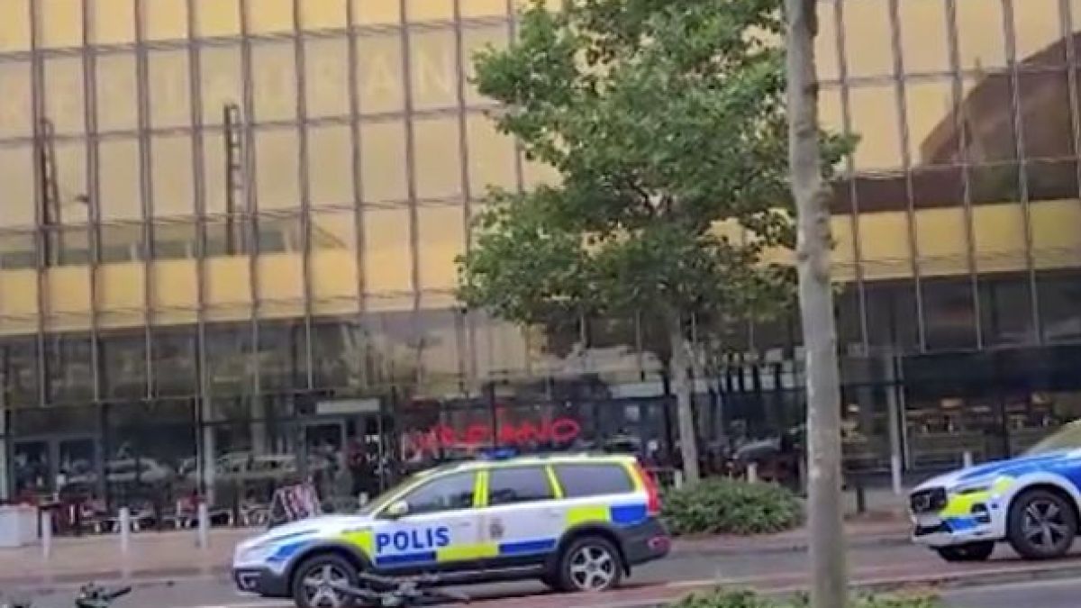 Кървава баня в мол в Швеция, ето какво се случва ВИДЕО 