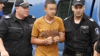 Писъците на 11-год. Никол все още отекват в зловещия блок 108 в "Меден Рудник", а убиецът скоро...