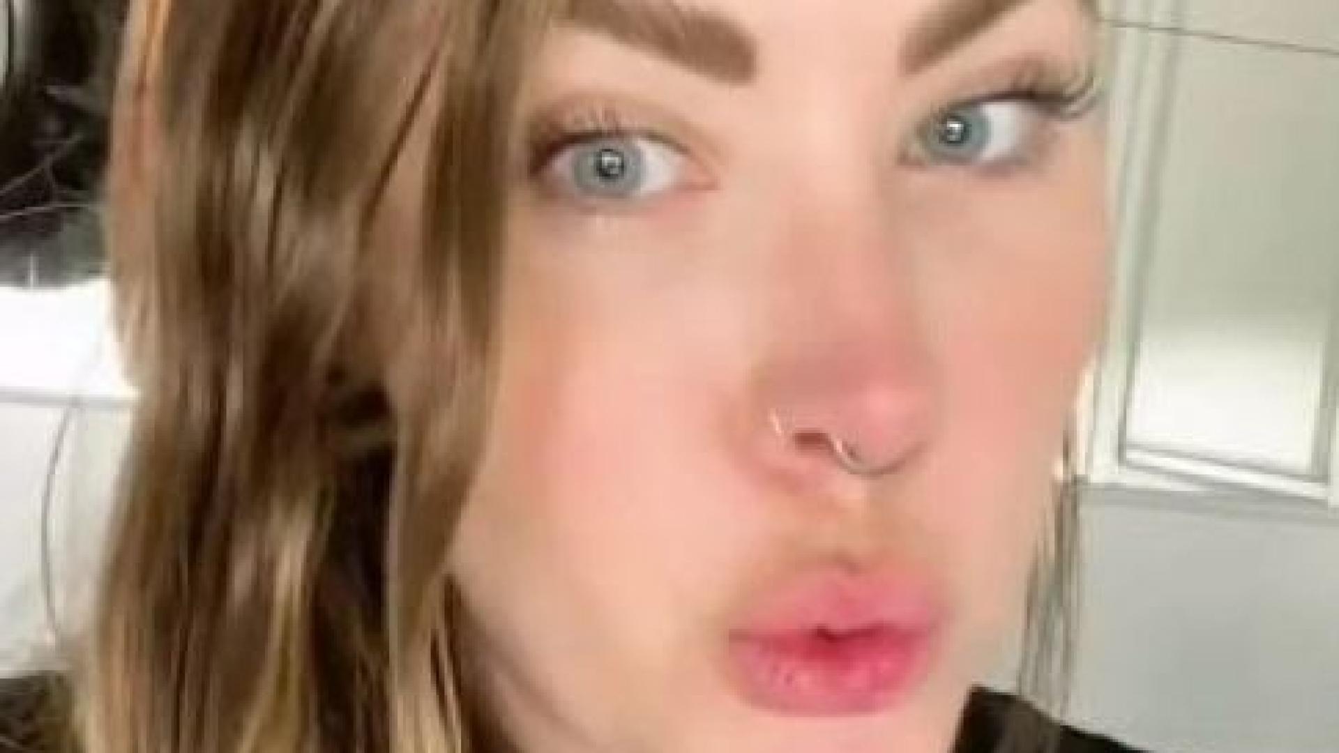 Инфлуенсърка шокира мрежата: Не използвам тоалетна хартия, превръзки или тампони, оставям кървенето да... ВИДЕО 18+