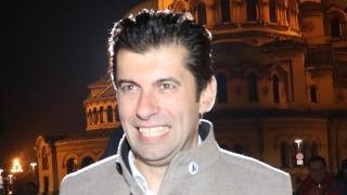 Костадинов взриви мрежата с виц за Кирил Петков СНИМКА