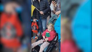 Обратно у дома: Украинци масово стягат багажите и се прибират 