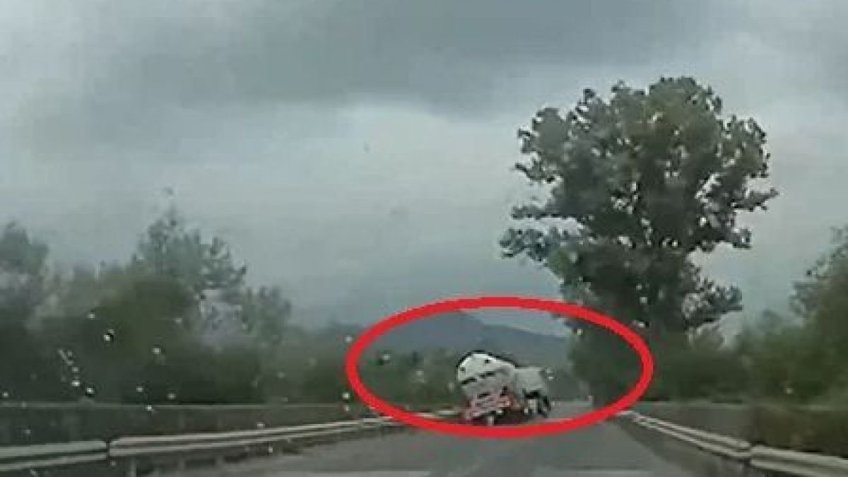 Лоши новини за двама от пострадалите при адското меле с цистерна и джип край Ботевград