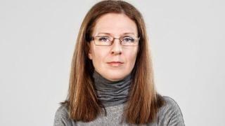Червенокоса дама е новият сив кардинал на "Промяната" СНИМКА