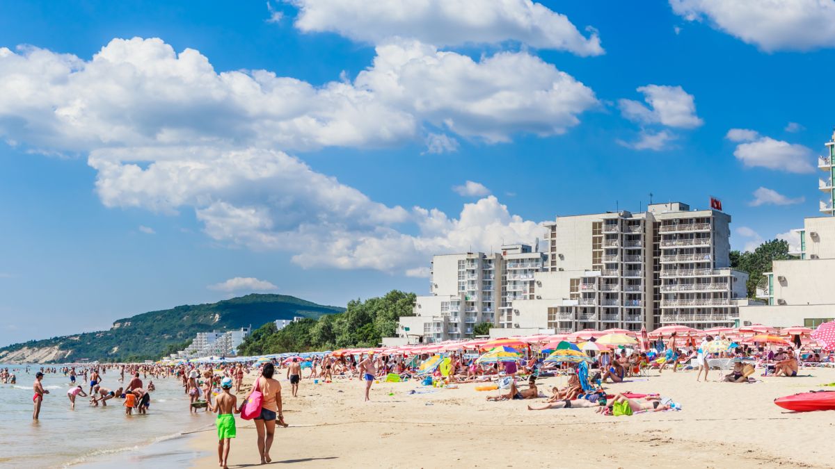 Уникални ретро СНИМКИ от раждането на любим български курорт на морето