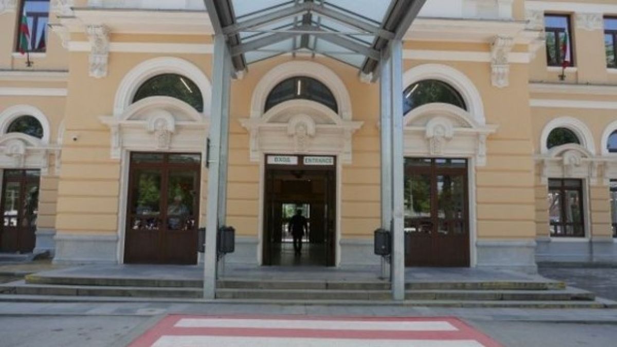 Екшън с автомати на гара в Пловдив заради бягащите сирийци от катастрофата в Бургас