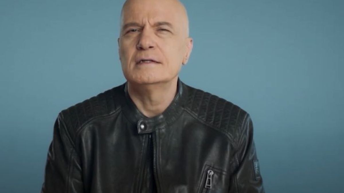 Слави Трифонов показа брутално ВИДЕО 18+, хвърчат главите на лошите, лее се кръв