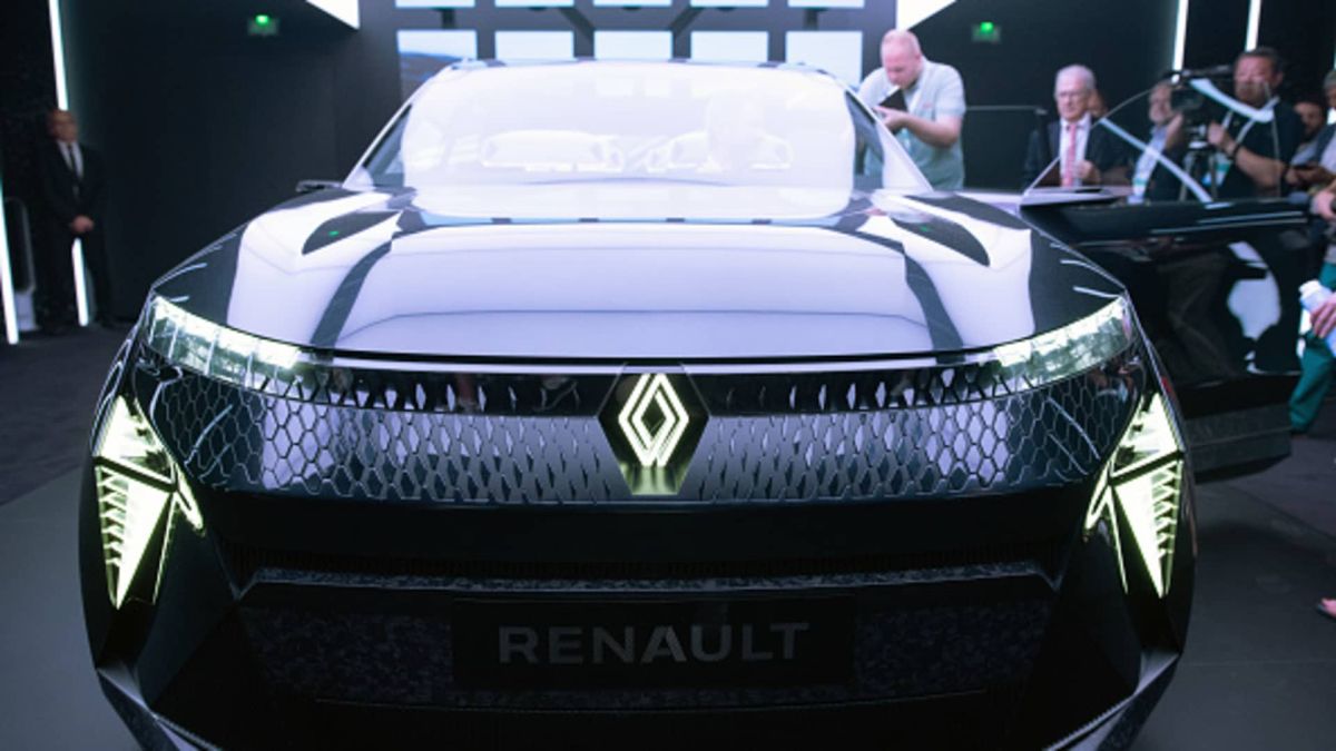 Руснаците се пукат от яд, Renault била подготвила специални Logan и Sandero за Русия