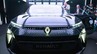Руснаците се пукат от яд, Renault била подготвила специални Logan и Sandero за Русия