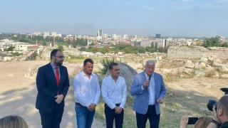 Кметът на Пловдив даде старт на реставрацията на Небет тепе