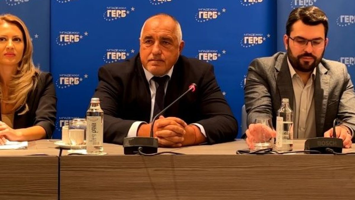 Борисов с неочаквана прогноза за изборите, покани ПП на мач ВИДЕО