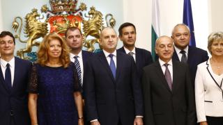 Служебен министър аут от кабинета "Донев"... засега